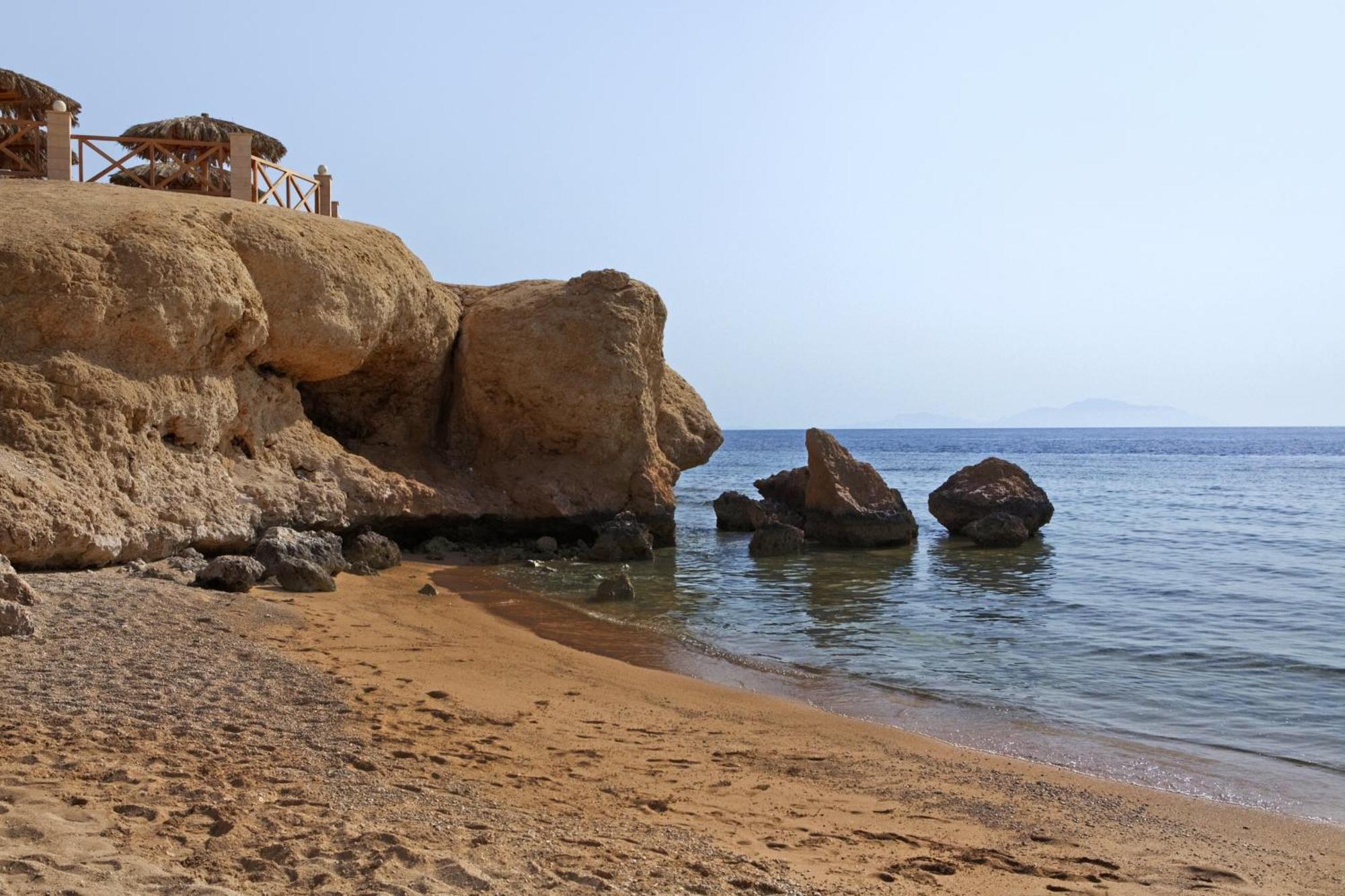 Safir Sharm Waterfalls Resort Exteriör bild The beach of Agia Marina